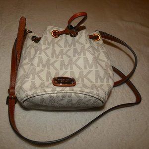 Michael Kors Small Bucket Bag